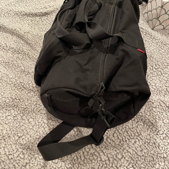 Supreme Duffel - Picture 2 of 6